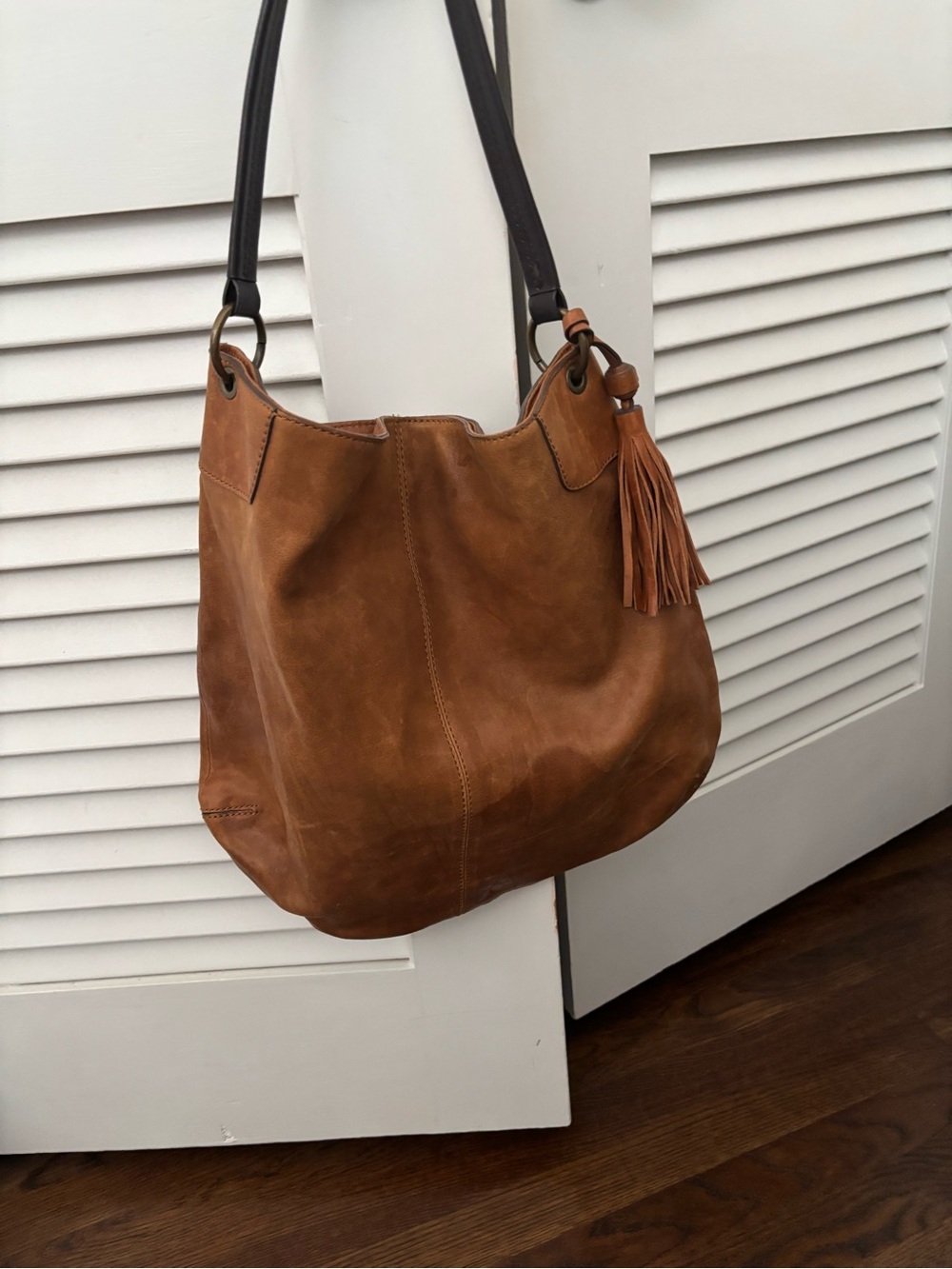 Leather Tassel Shoulder Bag in Brown